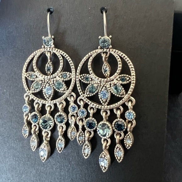 Silvertone blue Sky Crystal Rhinestones dangle teardrop earrings - Picture 2 of 3